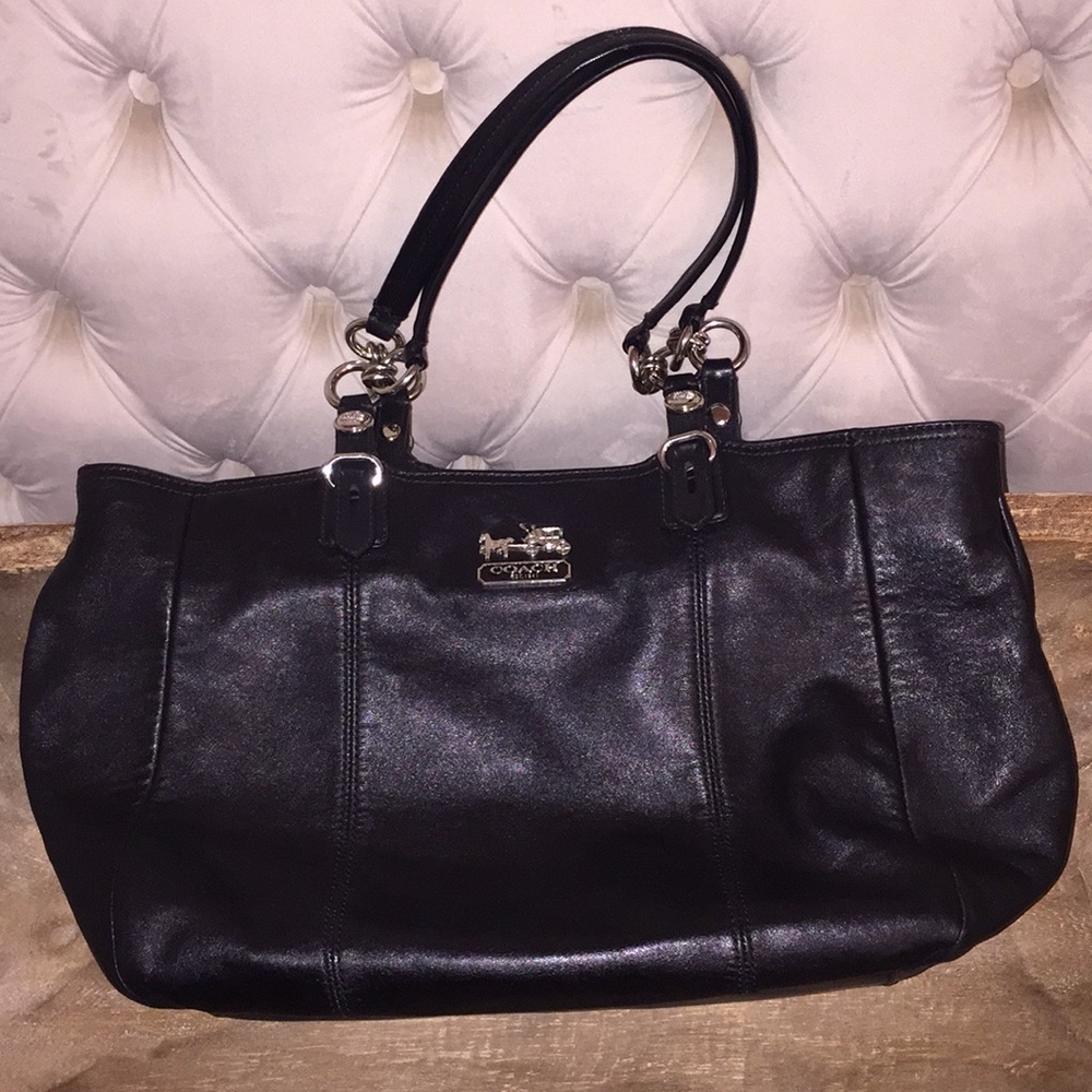 Coach leather bag in black with silver hardware